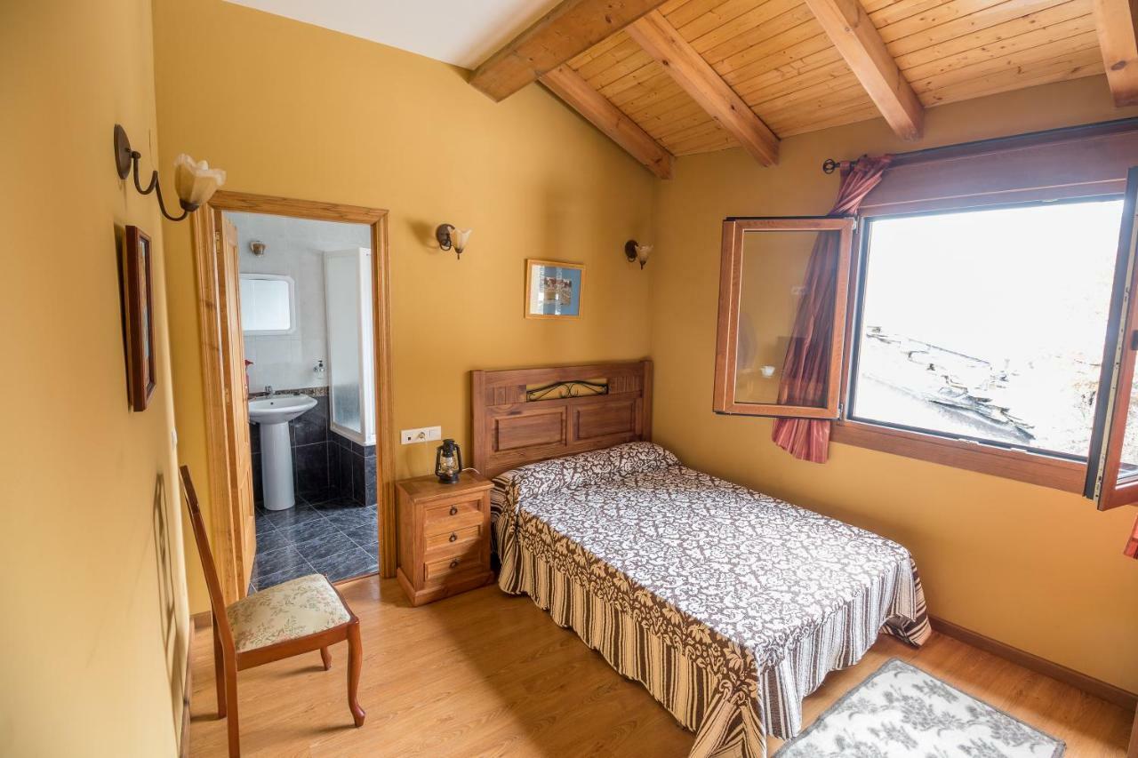 Casa Rural La Fuente Tejedo del Sil الغرفة الصورة